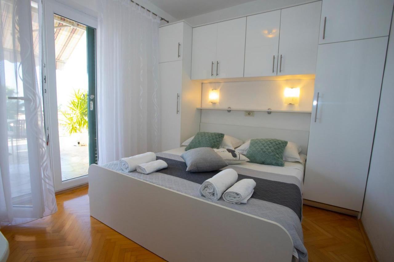 Villa Milenka - Apartmani Gorana Tučepi Zewnętrze zdjęcie