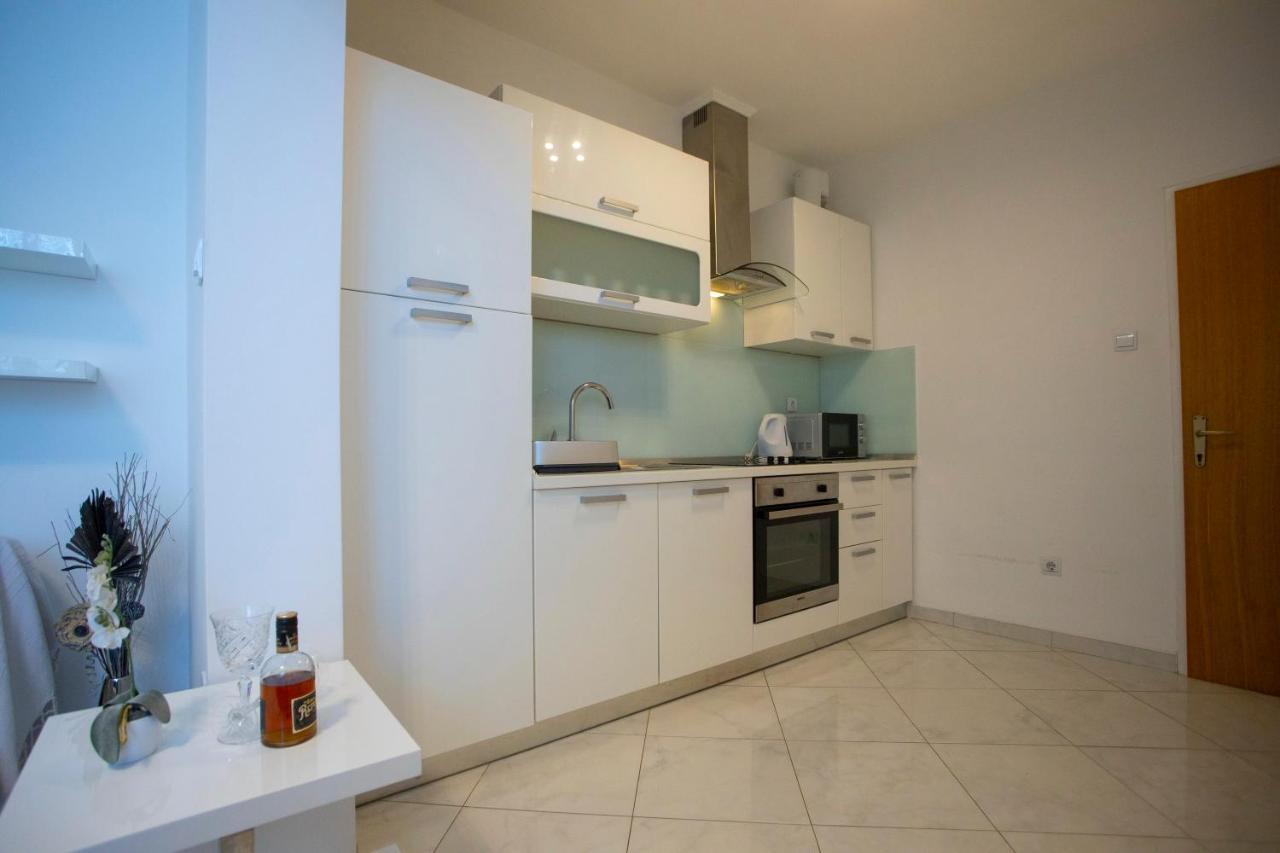 Villa Milenka - Apartmani Gorana Tučepi Zewnętrze zdjęcie