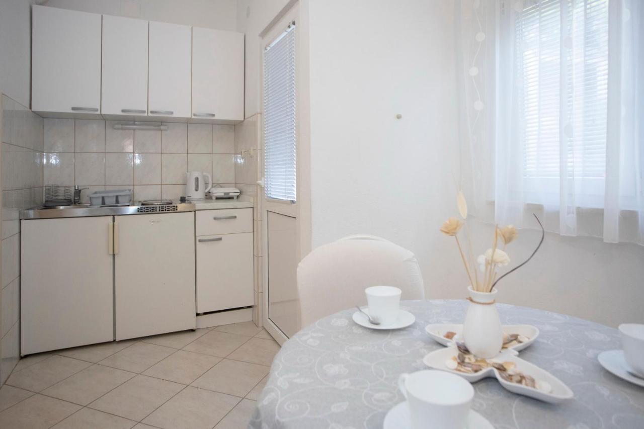 Villa Milenka - Apartmani Gorana Tučepi Zewnętrze zdjęcie