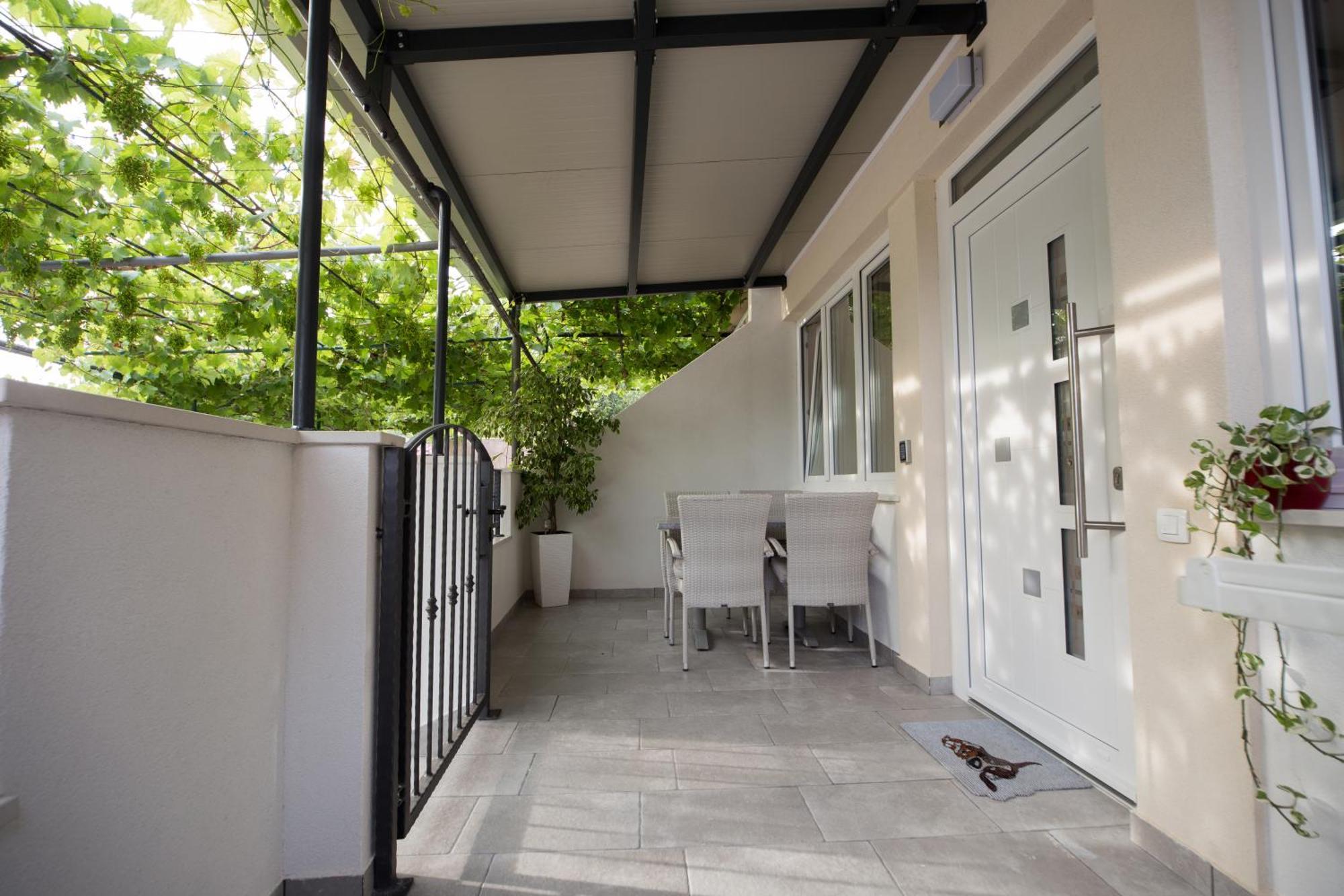 Villa Milenka - Apartmani Gorana Tučepi Pokój zdjęcie